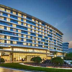 Hotel The Qube Hongqiao